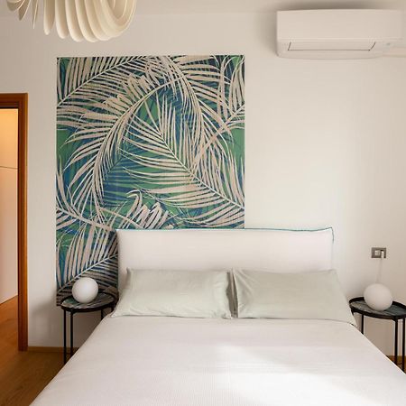 Suite 51 Appartamento Con Terrazzo A 50 Mt Dal Lago - Private Parking (Adults Only) Arona Exterior photo