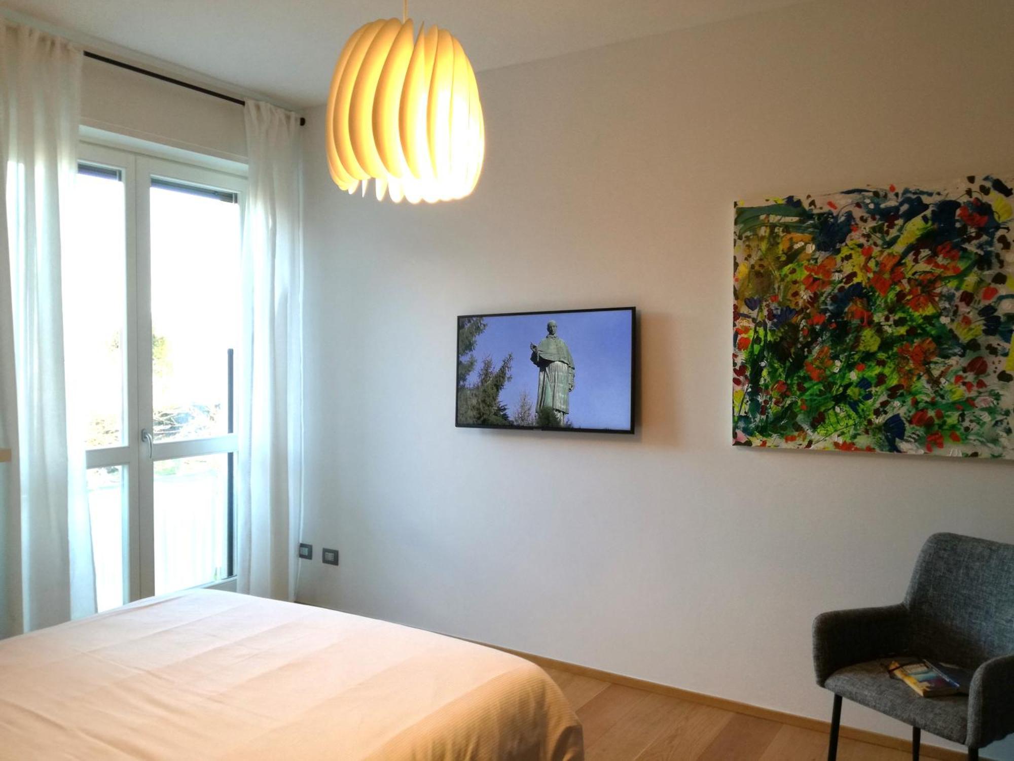 Suite 51 Appartamento Con Terrazzo A 50 Mt Dal Lago - Private Parking (Adults Only) Arona Exterior photo